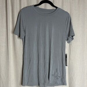 Chic Gray Women's Short Sleeve Tee